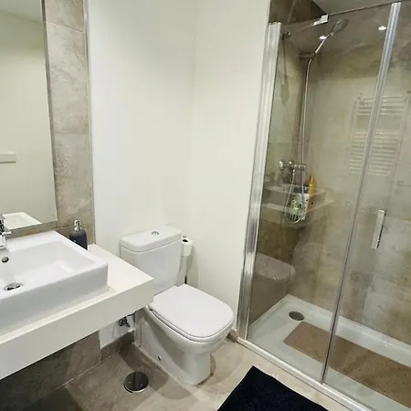 Infinity 2br&parking شقة