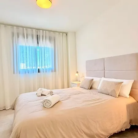 Infinity 2br&parking شقة *