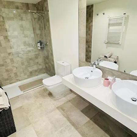 Infinity 2br&parking شقة *